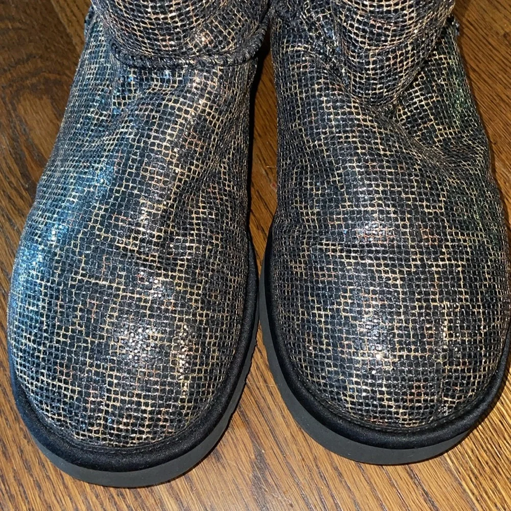 UGG Metallic Silver and Black Patterned Winter Boots - Picture 4 of 16
